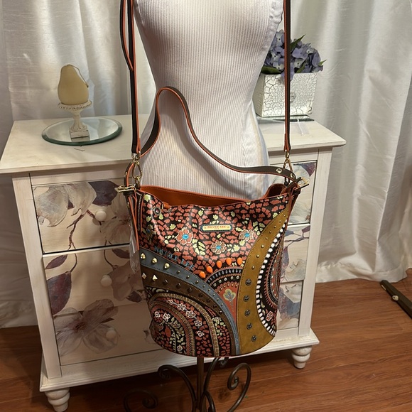 Nicole Lee Boho Barrel Shoulder Bag - Picture 2 of 13